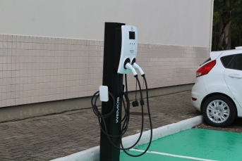 Notícia - Satc instala estação de recarga para veículos elétricos