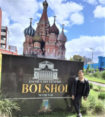 Notícia - Aluna do balé de Içara está participando de aula no Bolshoi de Joinville