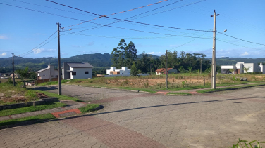 Notícia - Moradores de Morro da Fumaça sofrem com falta d'água há 6 anos