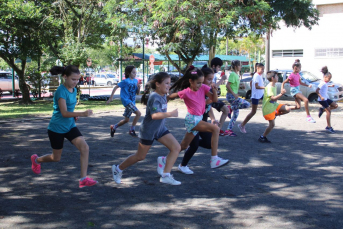 Notícia - FME Criciúma e Unesc oferecem aulas de atletismo para crianças a partir de 10 anos