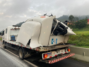 Notícia - BR-101: Pista é liberada após grave acidente em Jaguaruna (FOTOS E VÍDEO)