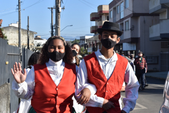 Notícia - Desfile típico e Tombo da Polenta marcam 131 anos de imigração italiana