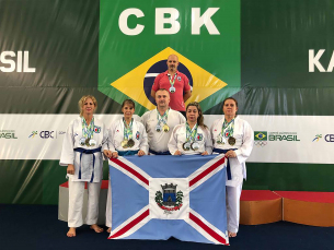 Notícia - Karatê do Mampituba conquista mais de 10 medalhas no Brasileiro Master