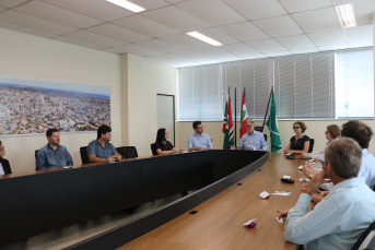 Notícia - Café com o Associado aproxima empresas da Acic