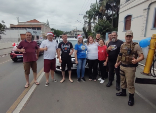 Notícia - LEO Clube distribui presentes, doces e alegria pelas ruas de Cocal do Sul 