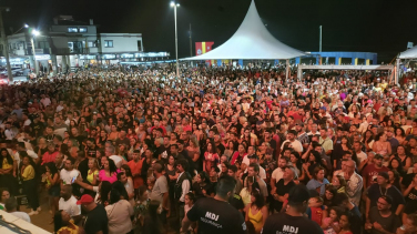 Notícia - Show da banda Nenhum de Nós atrai multidão em Arroio do Silva