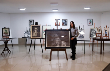 Notícia - Com riqueza nos detalhes, desenhos realistas são expostos no Criciúma Shopping