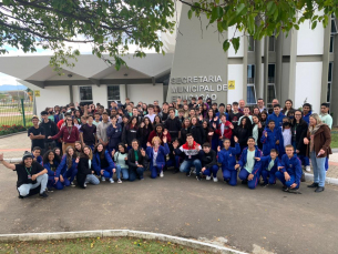 Notícia - Estudantes do Clube Jovem Empreendedor visitam o Paço Municipal