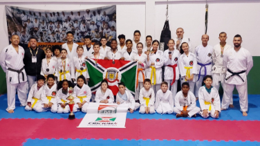 Notícia - Atletas de Criciúma conquistam bons resultados em campeonatos de jiu-jitsu e karatê