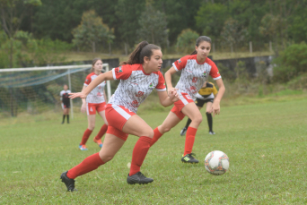 Notícia - Colégio Unesc é campeão microrregional do Moleque Bom de Bola