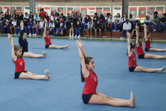 Notícia - Estudantes de escola municipal de Criciúma tem contato com a ginástica rítmica