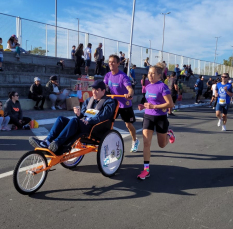 Notícia - Corrida UniSatc 20 anos: inclusão e superação nas pistas  