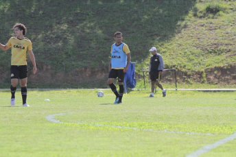 Notícia - Um reinicio na reta final da Série B