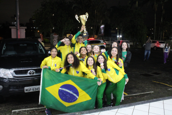 Notícia - Basquete feminino de Criciúma fecha 2023 com 14 medalhas