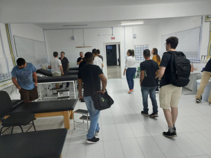 Notícia - Acadêmicos UniSatc estudam adequação de camas para reabilitação de pacientes de Covid-19