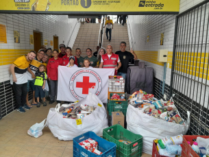 Notícia - Três toneladas de alimentos são arrecadadas na final do Campeonato Catarinense