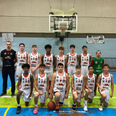 Notícia - Basquete masculino de Criciúma estreia no Estadual Sub-15 com uma vitória e uma derrota