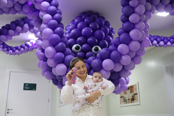 Notícia - Novembro Roxo: Polvo gigante na Unimed Criciúma reforça a prevenção e os cuidados com bebês prematuros