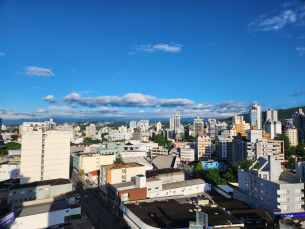 Notícia - ((Áudio)) Tempo firme e calor moderado devem marcar a sexta-feira na região