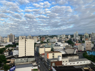 Notícia - ((Áudio)) Fevereiro abre com sol entre nuvens e risco de chuva