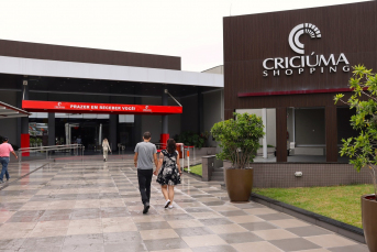 Notícia - O amor está no ar: Criciúma Shopping promove ação para o Dia dos Namorados