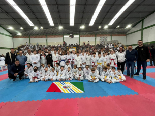 Notícia - Cocal do Sul garante 33 medalhas no Campeonato Estadual de Karatê Escolar