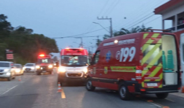 Notícia - Motociclista é encaminhado ao hospital após colisão contra carro em Jaguaruna