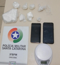 Notícia - Casal é preso com 479 gramas de cocaína