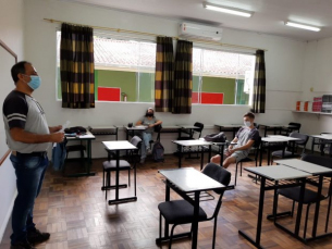 Notícia - SC: Retorno das atividades escolares presenciais é autorizado