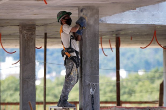 Notícia - Construção civil, indústria metalmecânica e agronegócio em alta