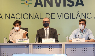 Notícia - Anvisa mantém suspensão de testes da CoronaVac no país