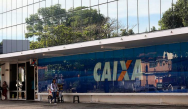 Notícia - Caixa começa a chamar candidatos aprovados no concurso de 2014