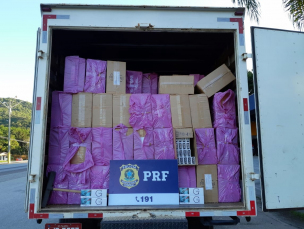 Notícia - PRF apreende 125 mil maços de cigarros na BR-101