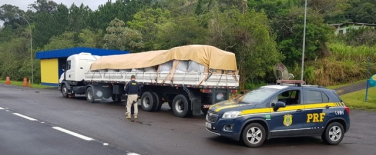 Notícia - Caminhão com placas de Criciúma é retido após motorista não pagar pedágio