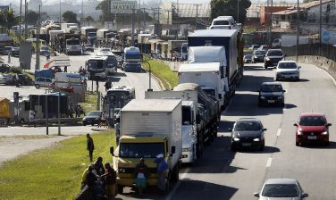 Notícia - Caixa lança linha de antecipação de frete para caminhoneiros