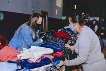 Notícia - Campanha do agasalho incentiva a solidariedade neste inverno em Criciúma e Araranguá