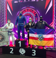 Notícia - Atleta araranguaense ganha medalha de bronze em competição mundial de Jiu-Jitsu