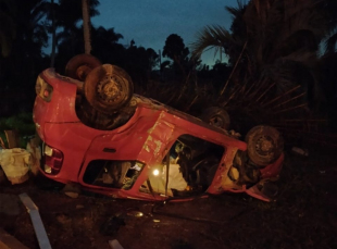 Notícia - Motorista embriagado capota carro em Urussanga