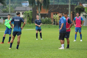 Notícia - Caravaggio finaliza preparativos para o jogo contra o Guarani