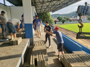 Notícia - Mãos à obra no estádio da Montanha