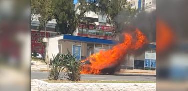 Notícia - Tubarão: Veículo pega fogo no centro (VÍDEO)