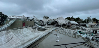 Notícia - Famosa casa noturna é totalmente destruída pelo vento (Vídeos e fotos)