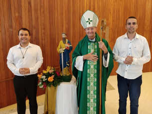 Notícia - Diocese abre casa de discernimento de vocações adultas