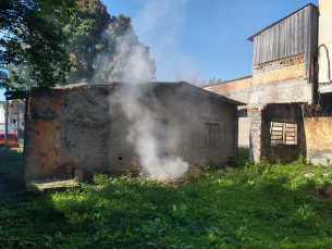 Notícia - Princípio de incêndio atinge casa abandonada em Criciúma 