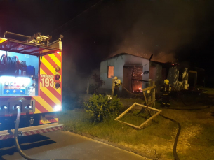 Notícia - Cocal do Sul: Residência fica destruída após incêndio