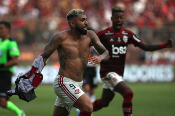 Notícia - Flamengo vence River Plate e leva a taça da Libertadores da América