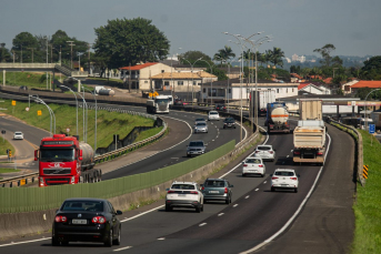 Notícia - BR-101 Sul: Saiba quais os melhores horários para fugir do congestionamento