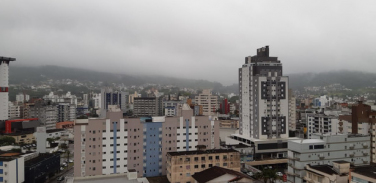 Notícia - Quarta-feira com céu nublado e previsão de chuva no Sul catarinense 