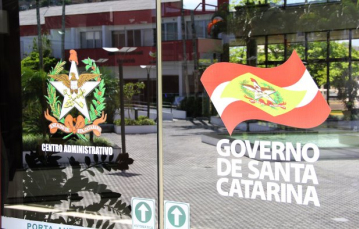 Notícia - Protestos em cartórios de quem tem dívida ativa com o Estado são suspensos