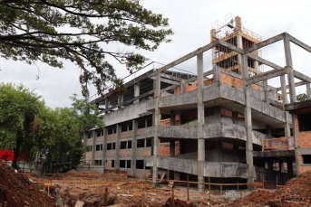 Notícia - Unesc acompanha de perto obra no novo Centro de Inovação